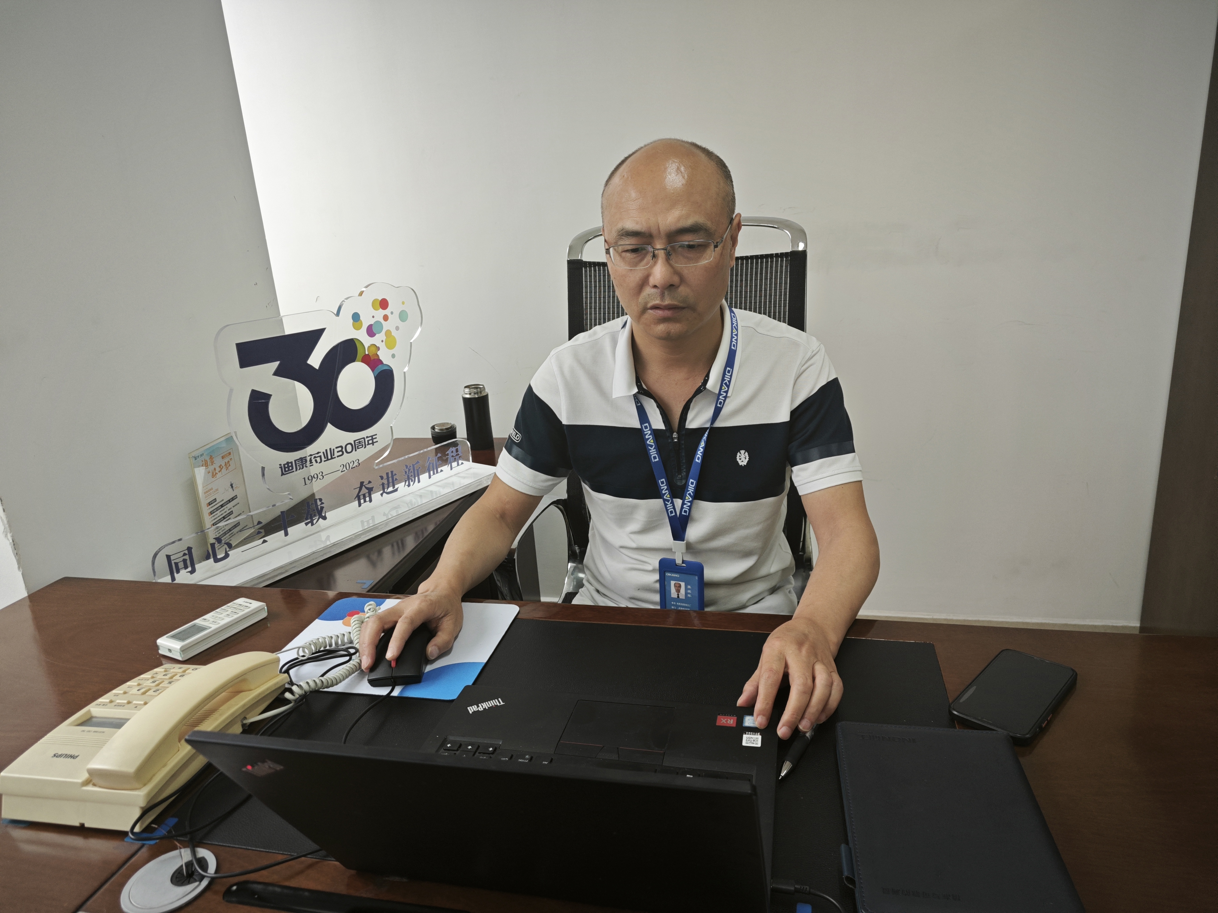 【人生就是博-尊龙凯时药业30周年人物专访】同心30载 同行人生就是博-尊龙凯时人——（九）张爱军：严把质量关 守护人生就是博-尊龙凯时“良心制造”